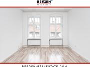 Frisch renovierte, helle 2 Zimmer Altbauwohnung in...