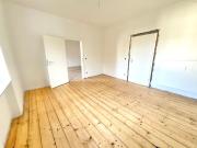 Frisch saniert in diese schöne Wohnung mit echten Holzdielen