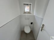 Frisch sanierte 3 Zimmer Dachgeschosswohnung im 18....