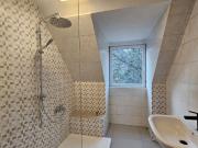 Frisch sanierte 4 Zimmer Altbauwohnung mit großem Garten...