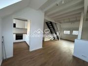 Frisch sanierte Dachgeschosswohnung mit neuer Einbauküche