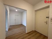 Frisch sanierte große 2 Raum Wohnung mit Loggia...