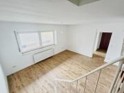 Frisch sanierte Maisonette Stadtwohnung mit Balkon!