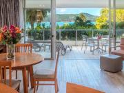 Front and Centre on Catseye Beach!