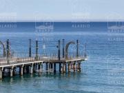 Fronte mare ristrutturato con terrazzo sulla spiaggia –...