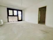 Frühstückssonne auf der Loggia Sanierungsbedürftig light...