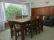 Fte a Plaza Mitre 3 ambientes con dependencia. Muy bueno