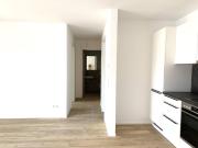 FÜ: Erstbezug! Schöne, helle 2 Zi Whg 1.OG mit EBK,...