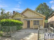 Full Brick 3 Bedroom Family Home In Ultra Convenient...