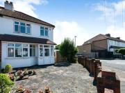 Fullers Way South, Chessington, 3 Bedroom End