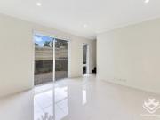 Fully Air Conditioning Modern Town home