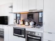 Fully furnished 1 bedroom apartment in Melbourne CBD