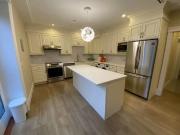 Fully Furnished 2 bed 2 bath near Oak Street Vancouver