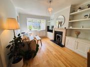 ✨ Fully Furnished 2 Bed Flat Private Garden