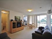 Fully Furnished 2 Bedroom Apartment In Great Location