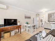 FULLY FURNISHED 2 BEDROOM UNIT IN THE HEART OF SUNNY SAWTELL