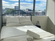 Fully Furnished 2B2B apartment 2 mins walk to Hv train...