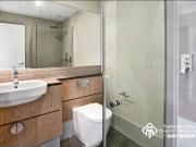 Fully Furnished 2B2B Apartment in Melbourne CBD –...