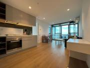 Fully Furnished 2B2B Apartment in Melbourne CBD –...