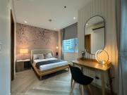 FULLY FURNISHED 2BR UNIT WITH PARKING FOR LEASE IN PARK...