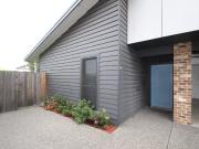 FULLY FURNISHED 3 BEDROOM TOWNHOUSE