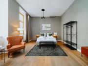 Fully Furnished 4 Room Apartment in Prime Location –...