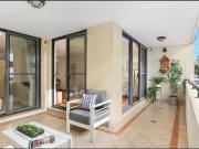 Fully furnished apartment in a premier location 100m to... Fully furnished apartment in a premier location 100m to...