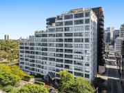 Fully Furnished Apartment Opposite Albert Park Lake...