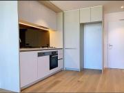 Fully Furnished Apartment with City Views – Prime...