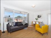 Fully Furnished Balmoral Beach Light, Airy Apartment