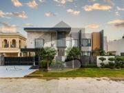 Fully furnished brand new 2 kanal modern house for sale...