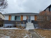 Fully furnished, cozy 3 bed 1 Bath rooms near SAIT...