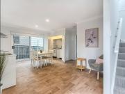 FULLY FURNISHED, DESIGNER APARTMENT IN MANLY WEST