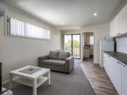 FULLY FURNISHED, DESIGNER STUDIO APARTMENT– BILLS INCLUDED!