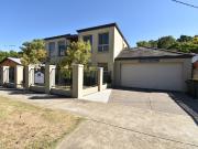 FULLY FURNISHED HOME IN THE HEART OF THE CBD