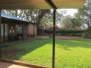 fully furnished house ideal for cont.