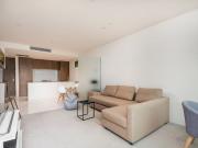 FULLY FURNISHED Luxury Living on St Kilda Beach