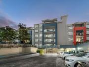 Fully furnished Modern 2 Bedroom Apartment in Prime Location