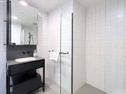 Fully furnished modern apartment in Hawthorn East