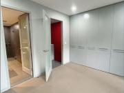 Fully Furnished Modern Split Level Apartment in Prime...