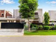Fully Furnished Old 1 Kanal House for Sale NOW in Phase 3