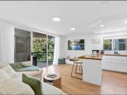 Fully furnished renovated Coastal Escape – 4 Minutes to...