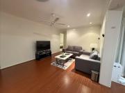 Fully furnished room in Calamvale – Shared house with pool