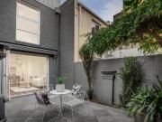 FULLY FURNISHED South Melbourne 3bedroom 2.5bath Wifi...