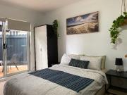 Fully furnished studio apartment, any term