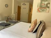 Fully Furnished Studio with Garden Access