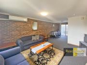 Fully furnished townhouse in prime location!