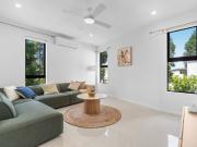 FULLY FURNISHED TRI LEVEL VILLA IN COVA ESTATE