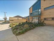 Fully Furnished Unit Close to the Heart of Glenelg
