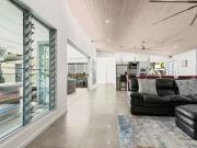 Fully Furnished with Self Contained Flat, Walk to Beach